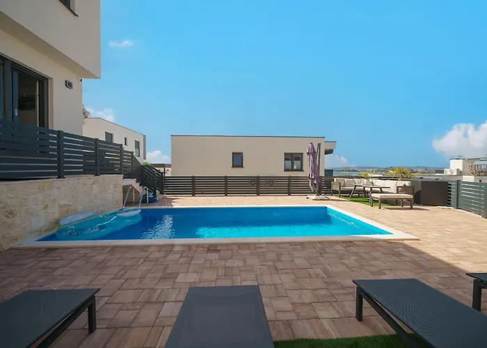 Exclusive New House W Private Pool